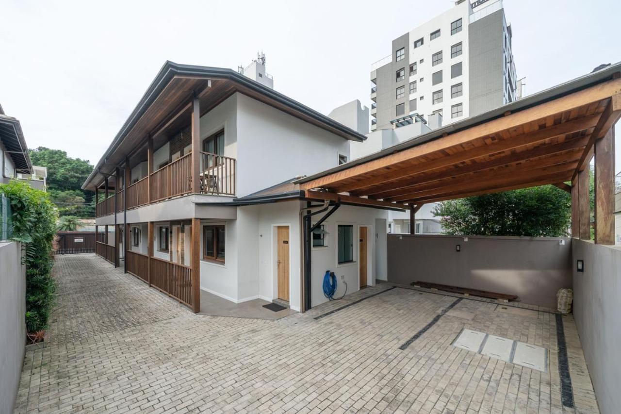 Banzai Brava Suites Itajaí Exterior foto